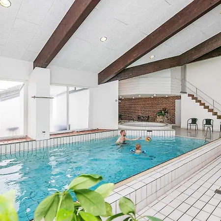 6 Person In Apartamento