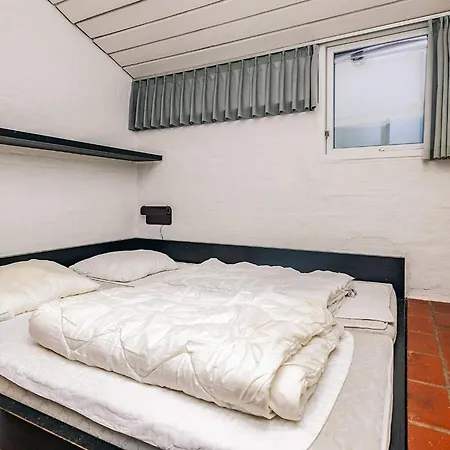 6 Person In Apartamento